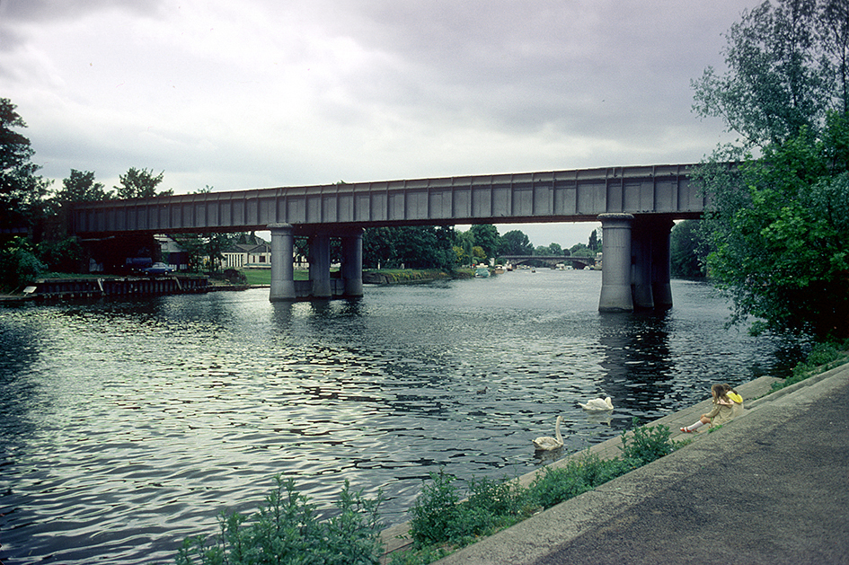 Staines_railway